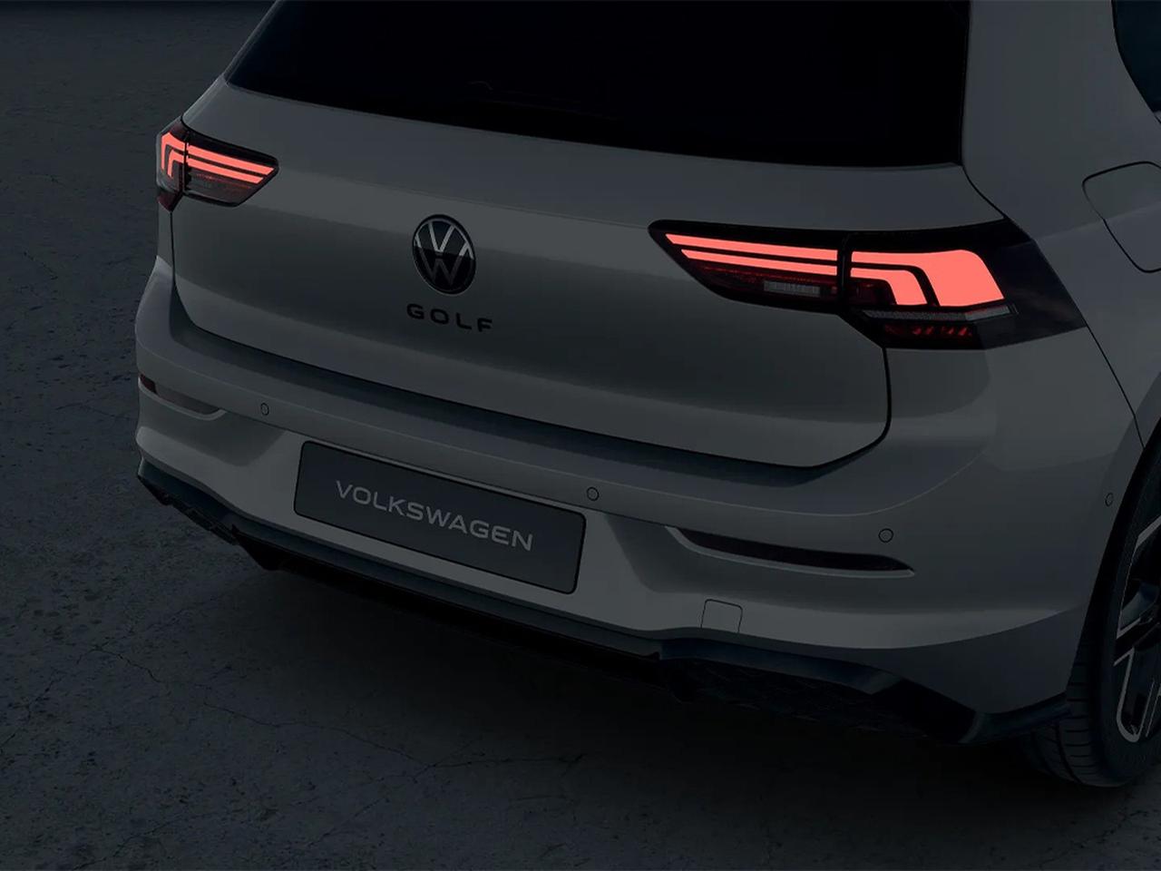 Volkswagen Golf 2.0 tdi r-line plus 150cv dsg
