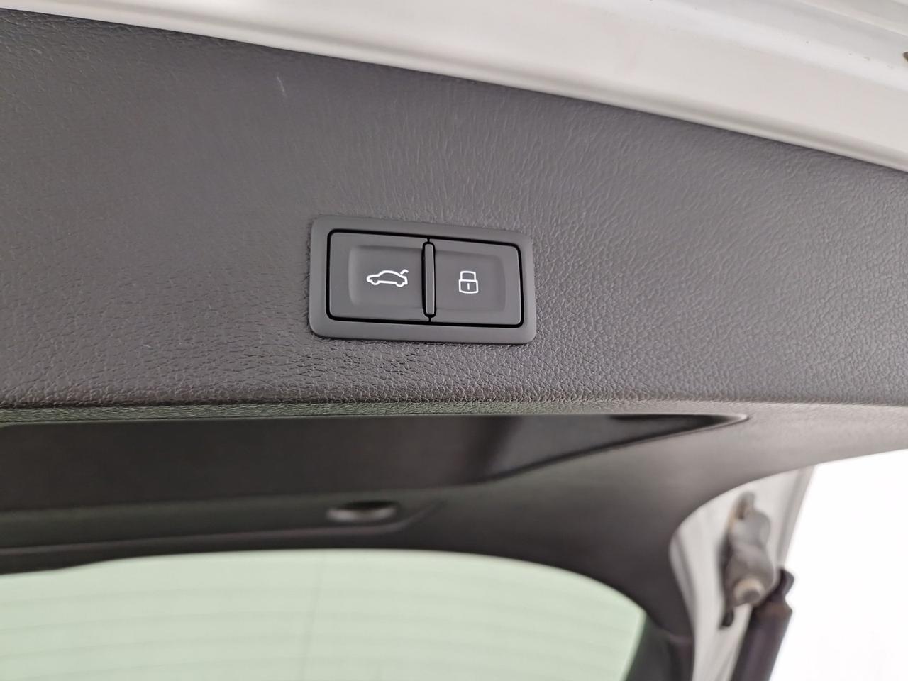 Audi Q2 35 1.5 tfsi identity black s-tronic