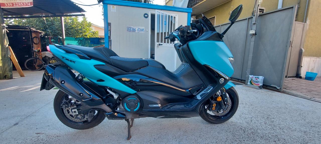YAMAHA T-MAX 530 DX GOMME NUOVE RULLI CINGHIA USB PORTATELEFONO IMPECCABILE