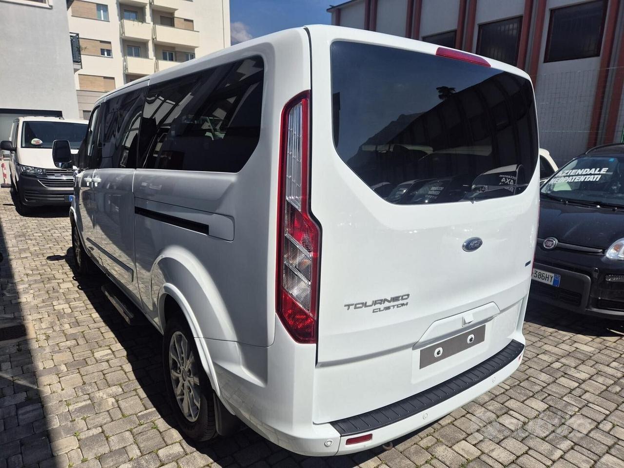 Ford Tourneo Custom AUT 2.0 TDCi 130CV LH2 TITANIU