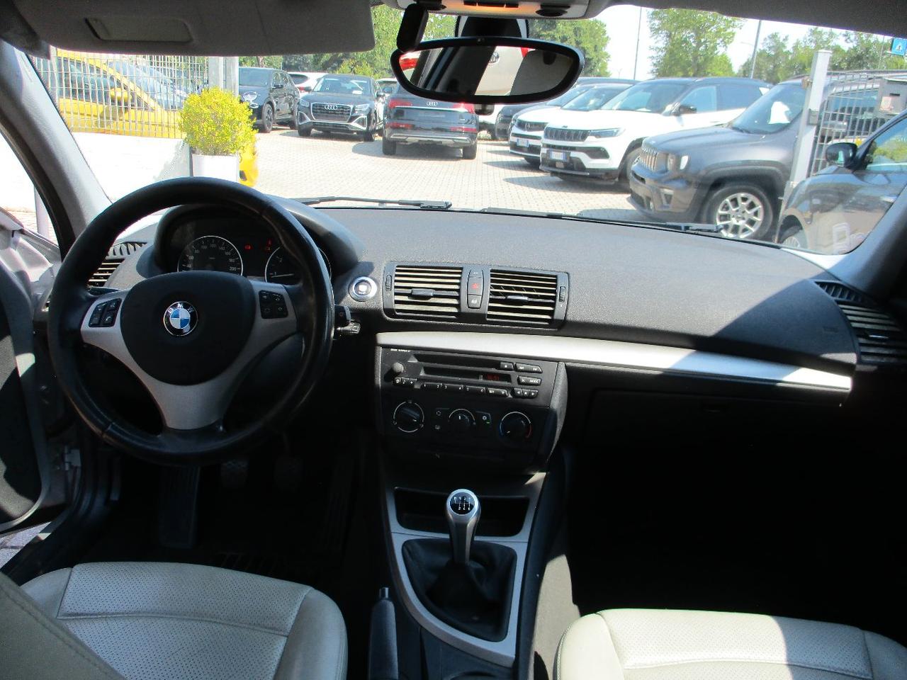 BMW 116 i 5p Futura Pelle/Sensori