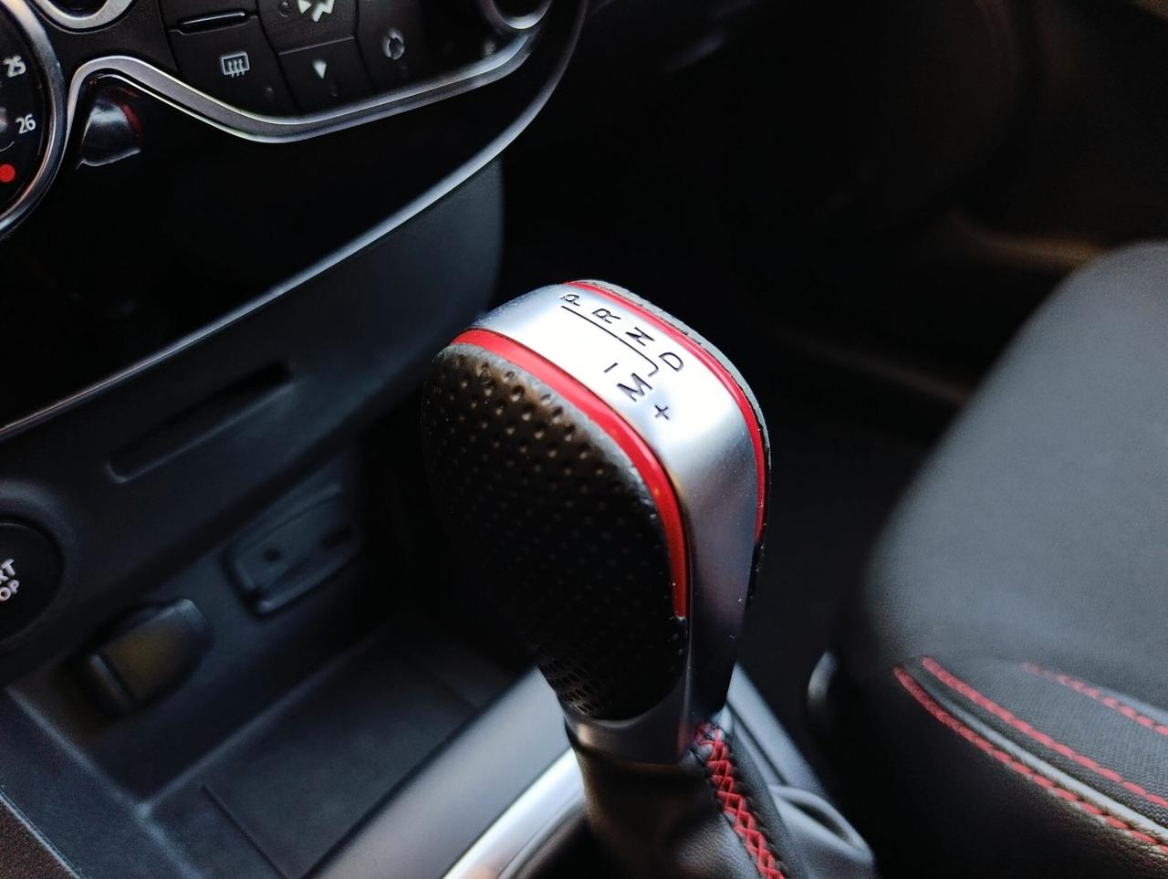 Renault Clio TCe 220CV EDC 5 porte Energy R.S. Trophy