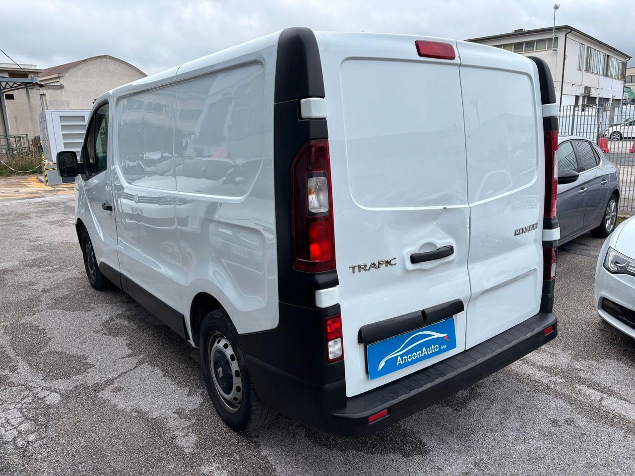 RENAULT TRAFIC 1.6D 2015