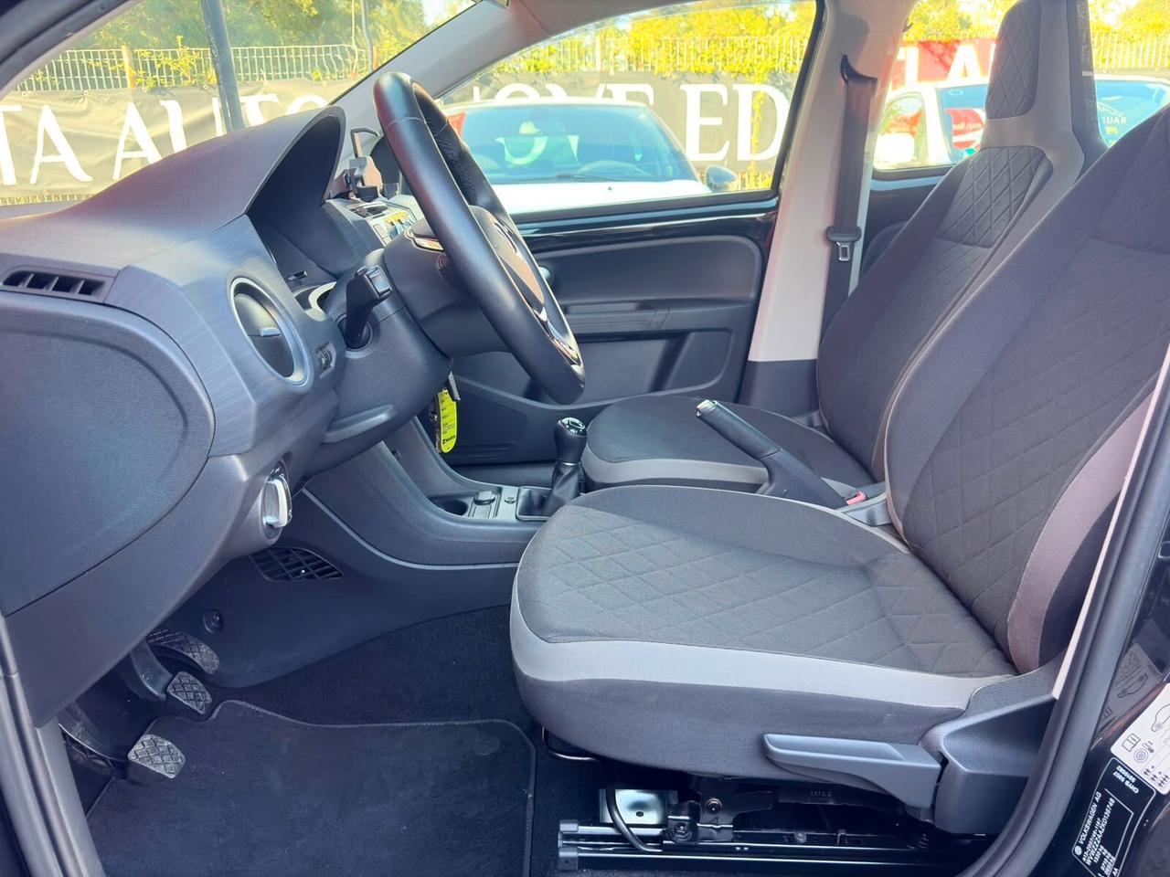 Volkswagen up! 1.0 75 CV 5p. cross BlueMotion Technology