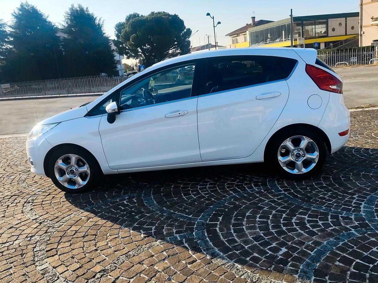 Ford Fiesta 1.4 TDCi 5p. Titanium