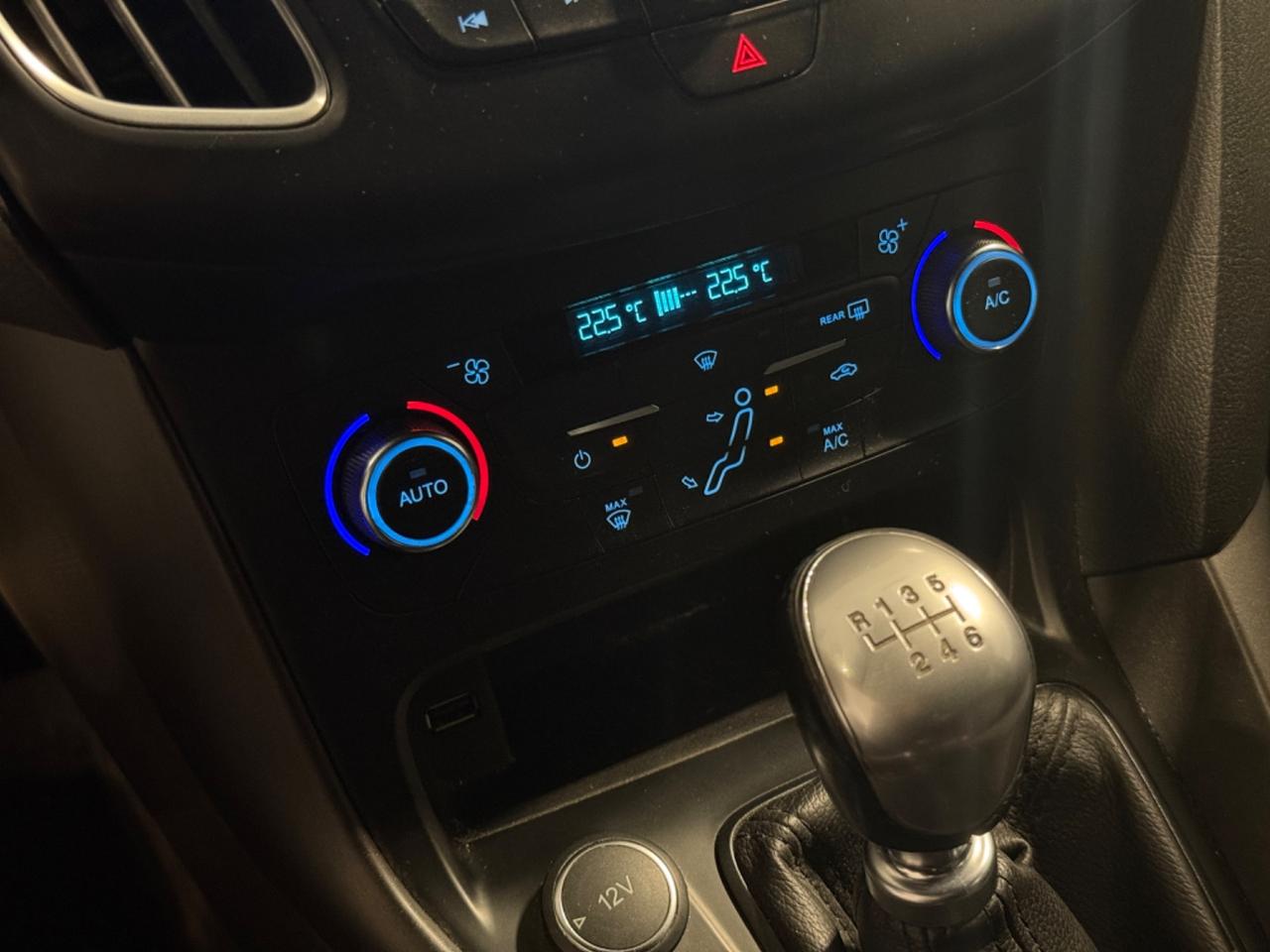 Ford Focus 1.0 EcoBoost 125 CV Start&Stop ST Line Business