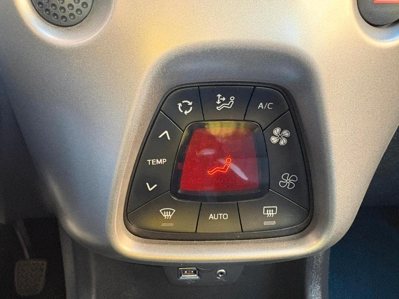 Toyota Aygo 1.0 VVT-i 69 CV 5 porte x-clusiv