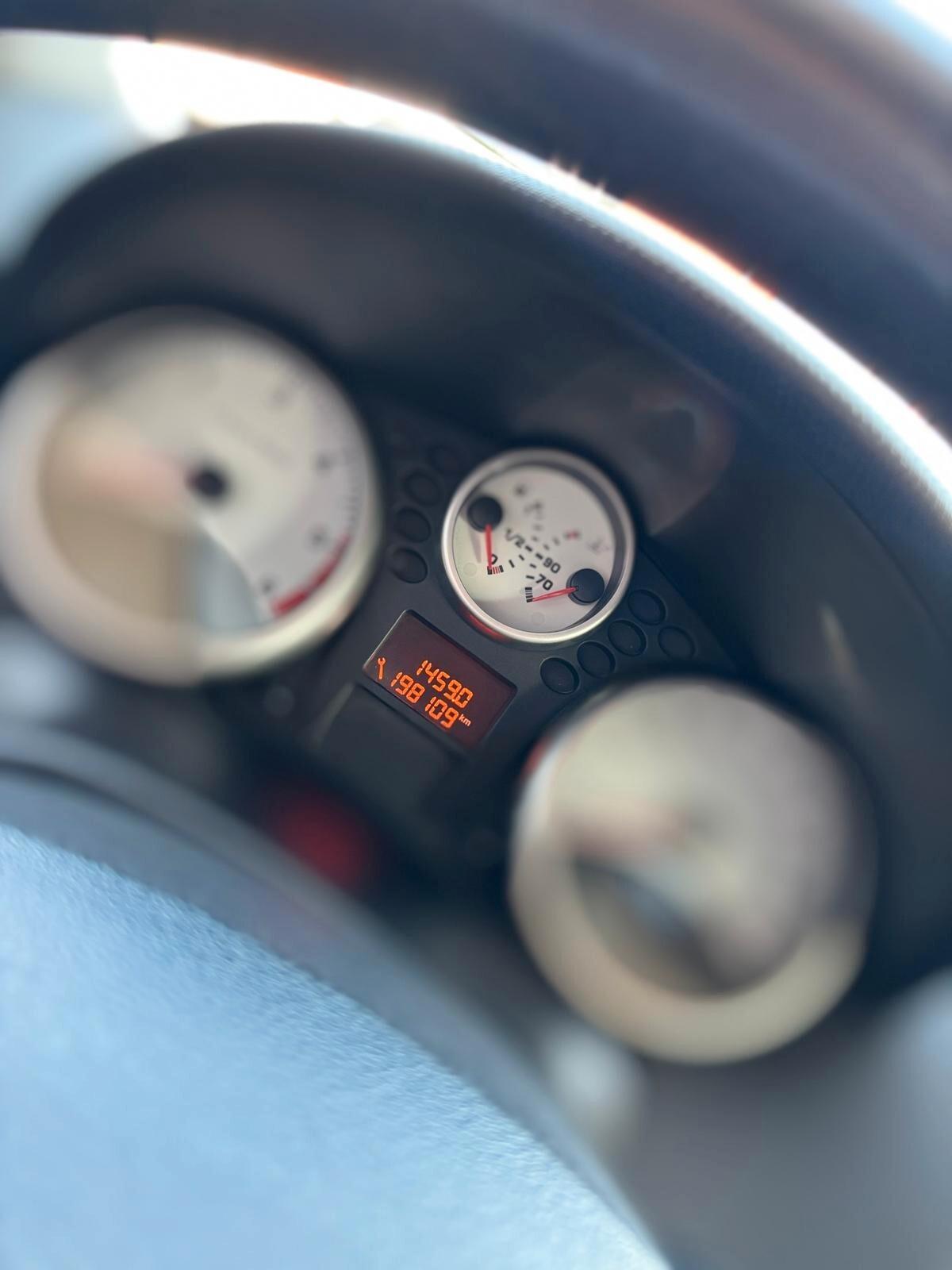 Peugeot 207 1.4 HDi 70CV