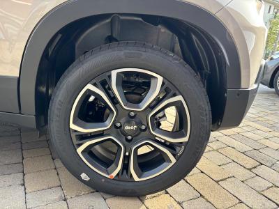 Jeep Avenger 1.2 turbo e-hybrid mhev Summit fwd 110cv edct6