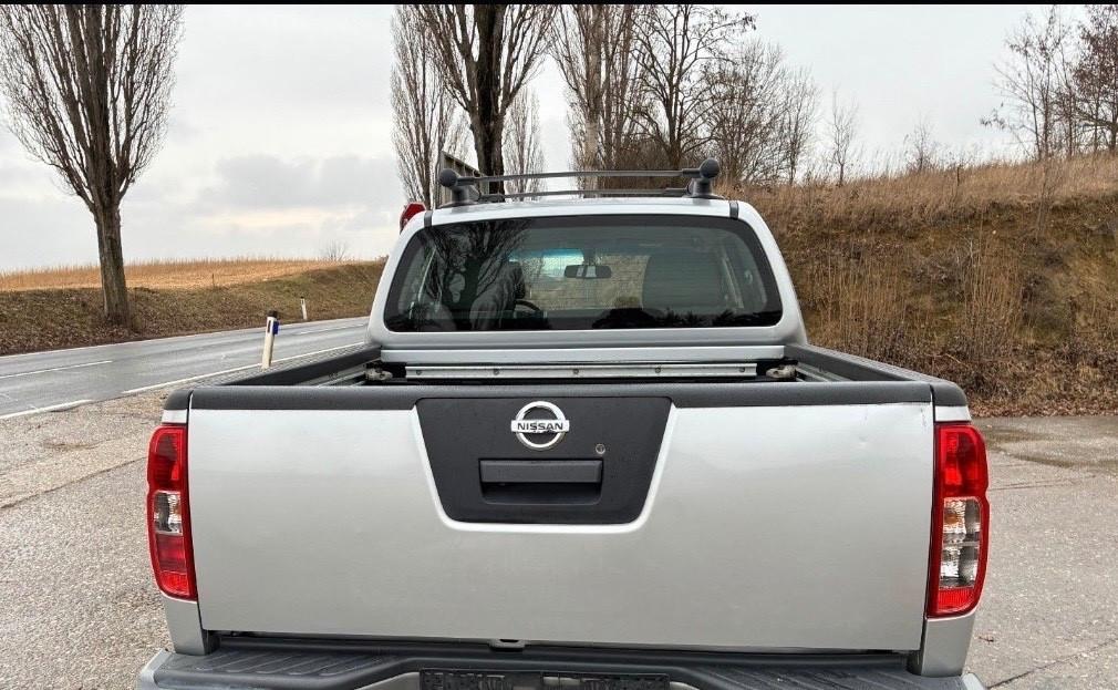 Nissan Navara 2.5 dCi Aut. 190CV 4 porte Double Cab LE Plus