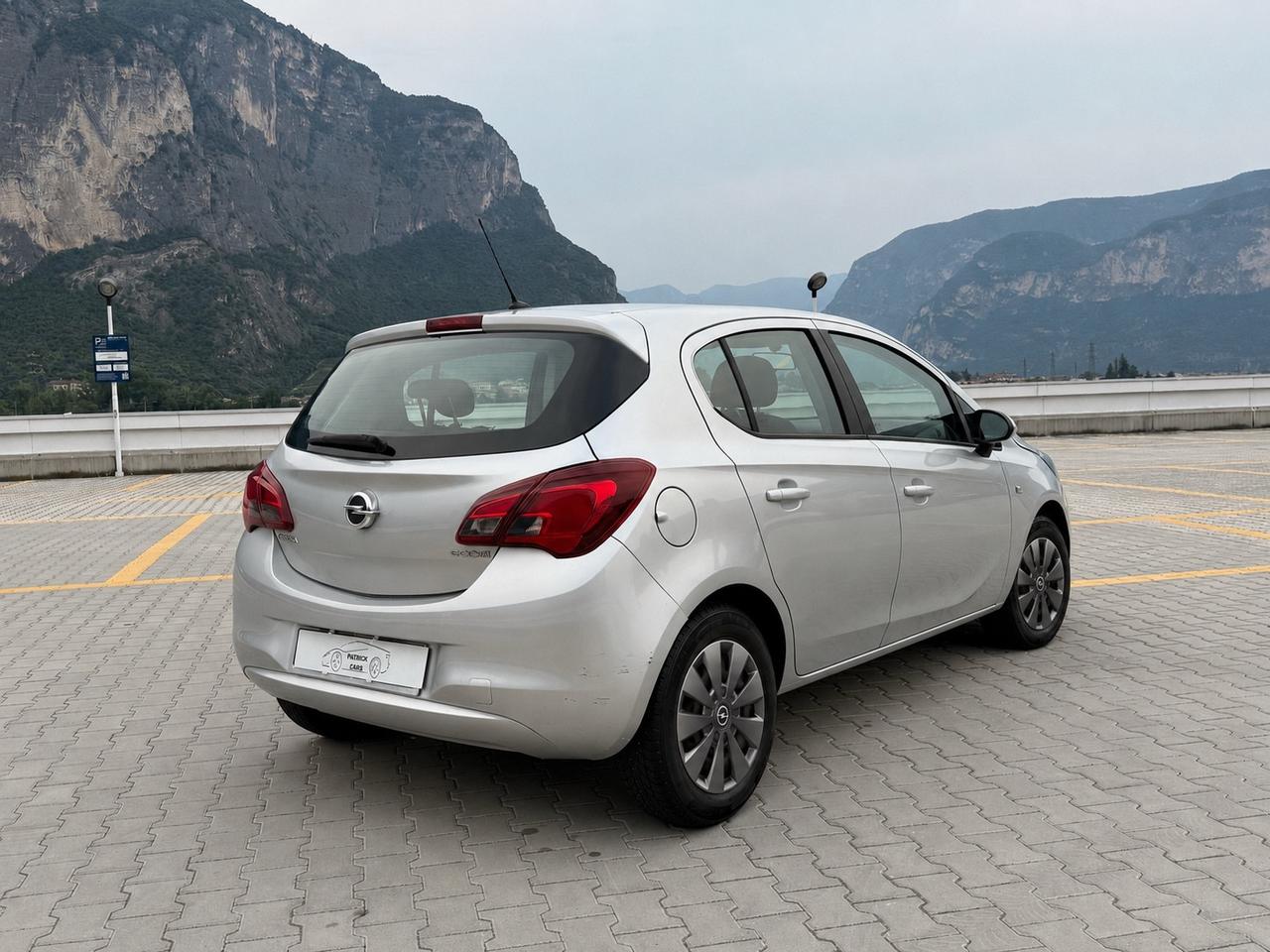 Opel Corsa Euro6 OK NEOPATENTATI GARANZIA 12 MESI
