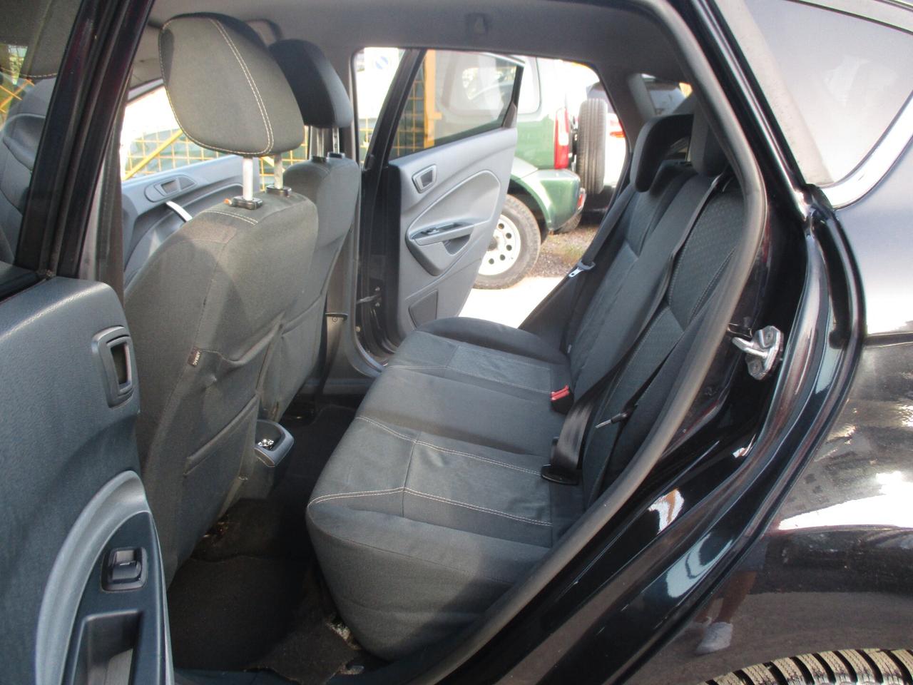 Ford Fiesta 1.4 TDCi 68CV 5 porte Titanium