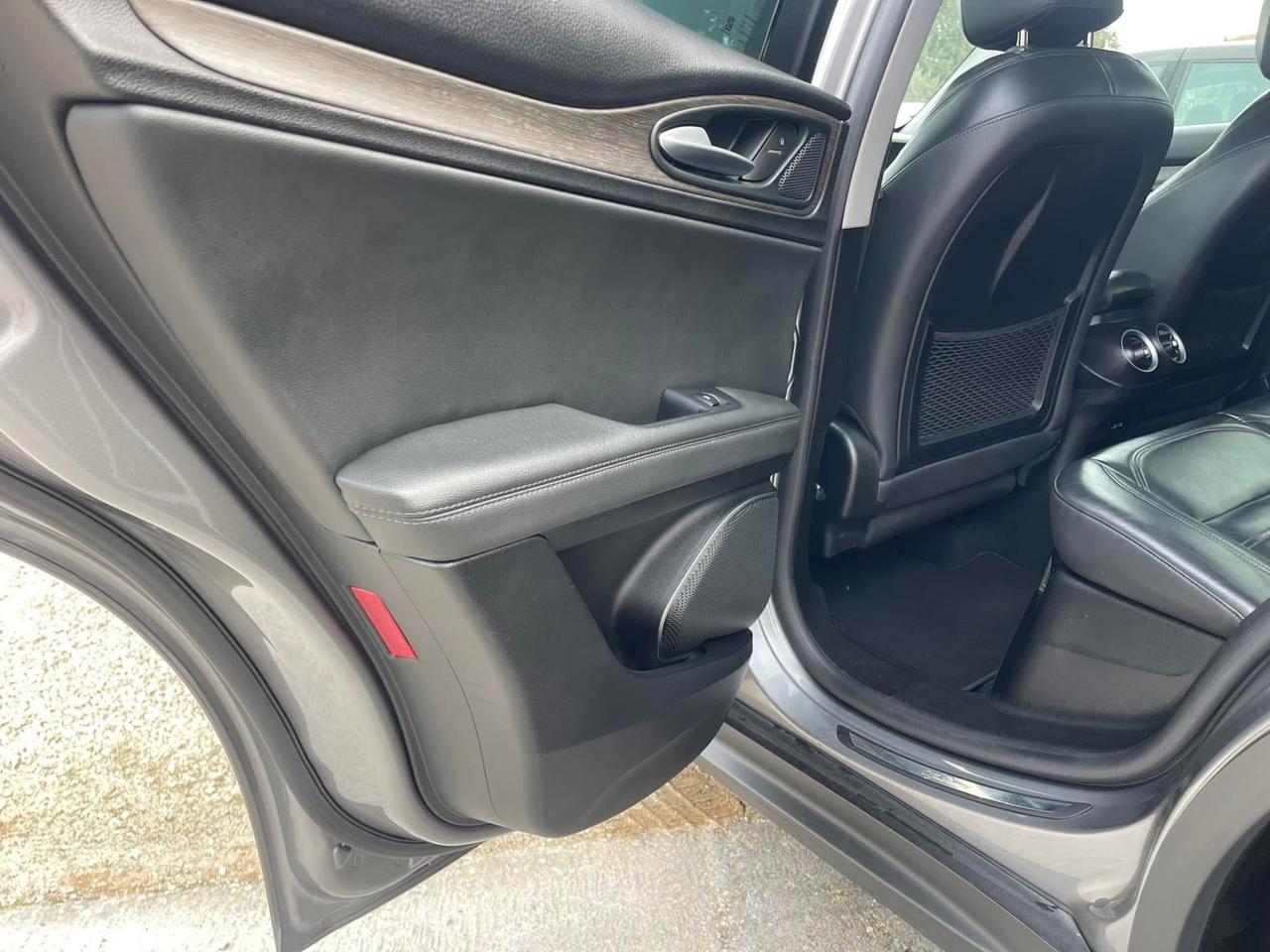 Alfa Romeo Stelvio Executive AT8 Q4 2.2 TurboDiesel 210cv