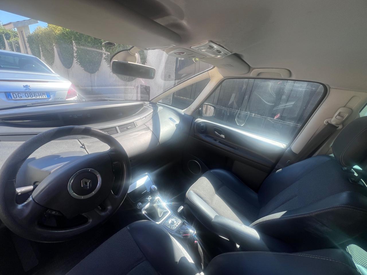 Renault Espace Grand 2.0 dCi 175CV con Gangio traino