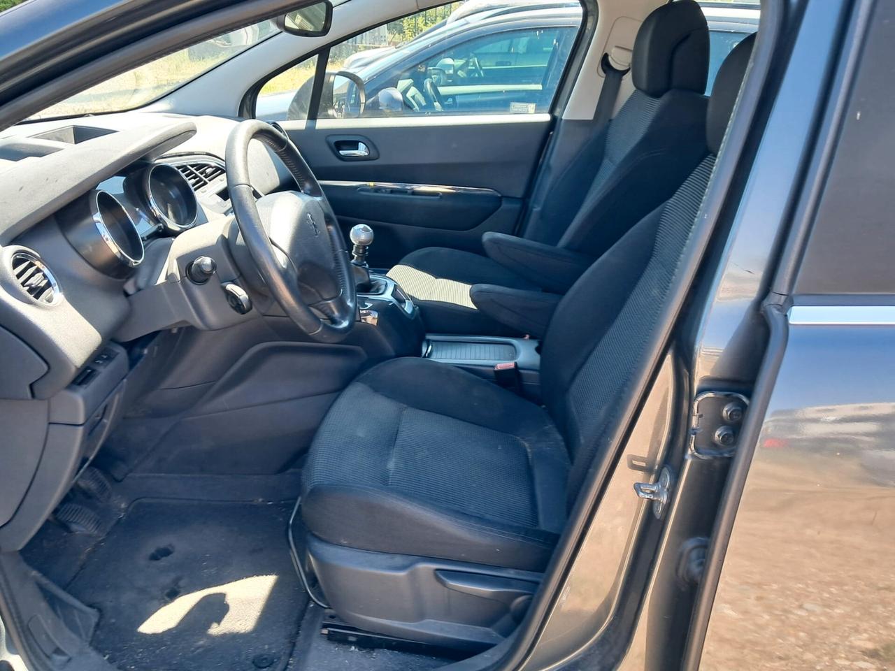 Peugeot 5008 1.6 HDi 112CV Business