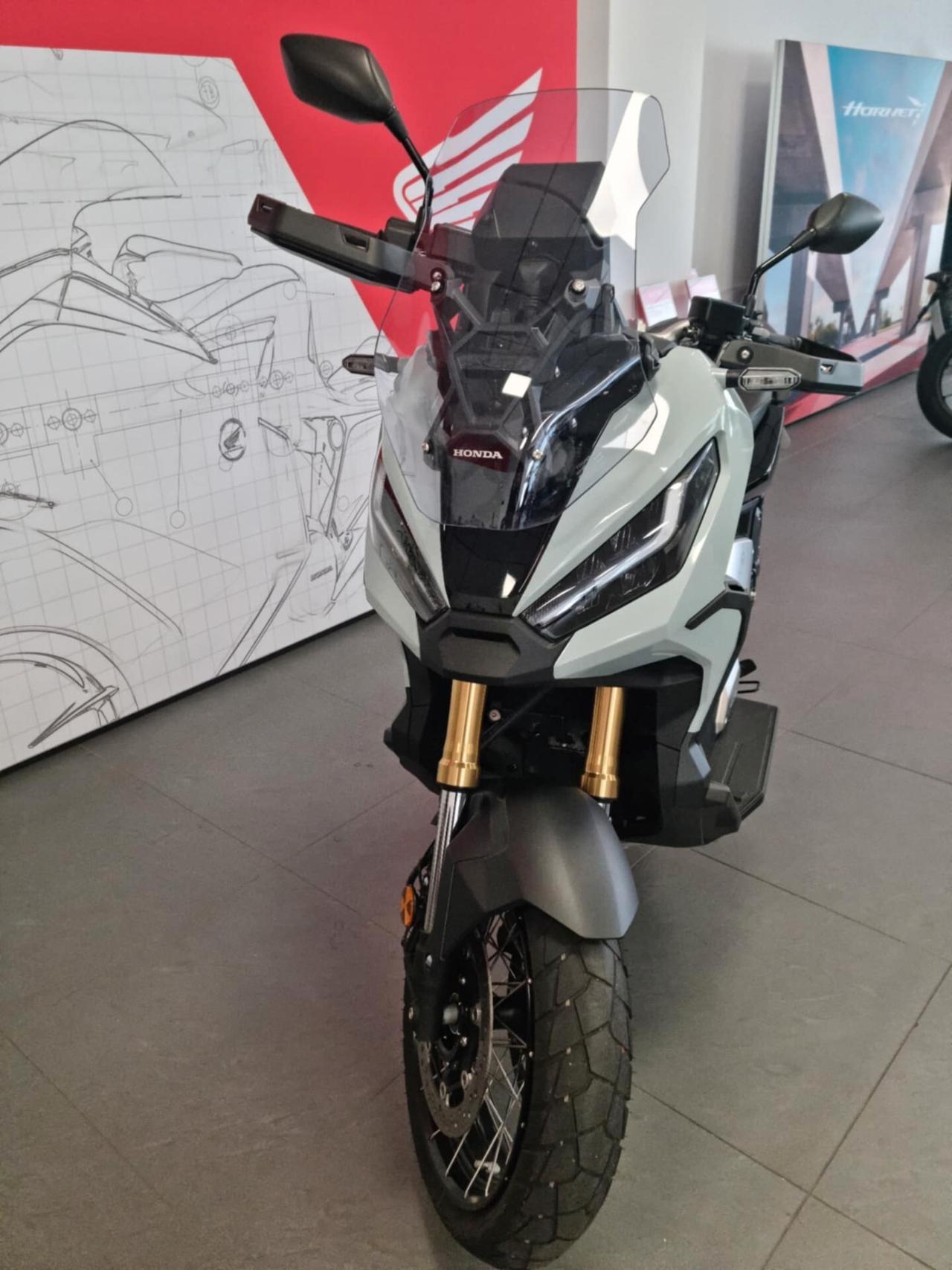 HONDA X-ADV 750 - 2024- 9259 KM