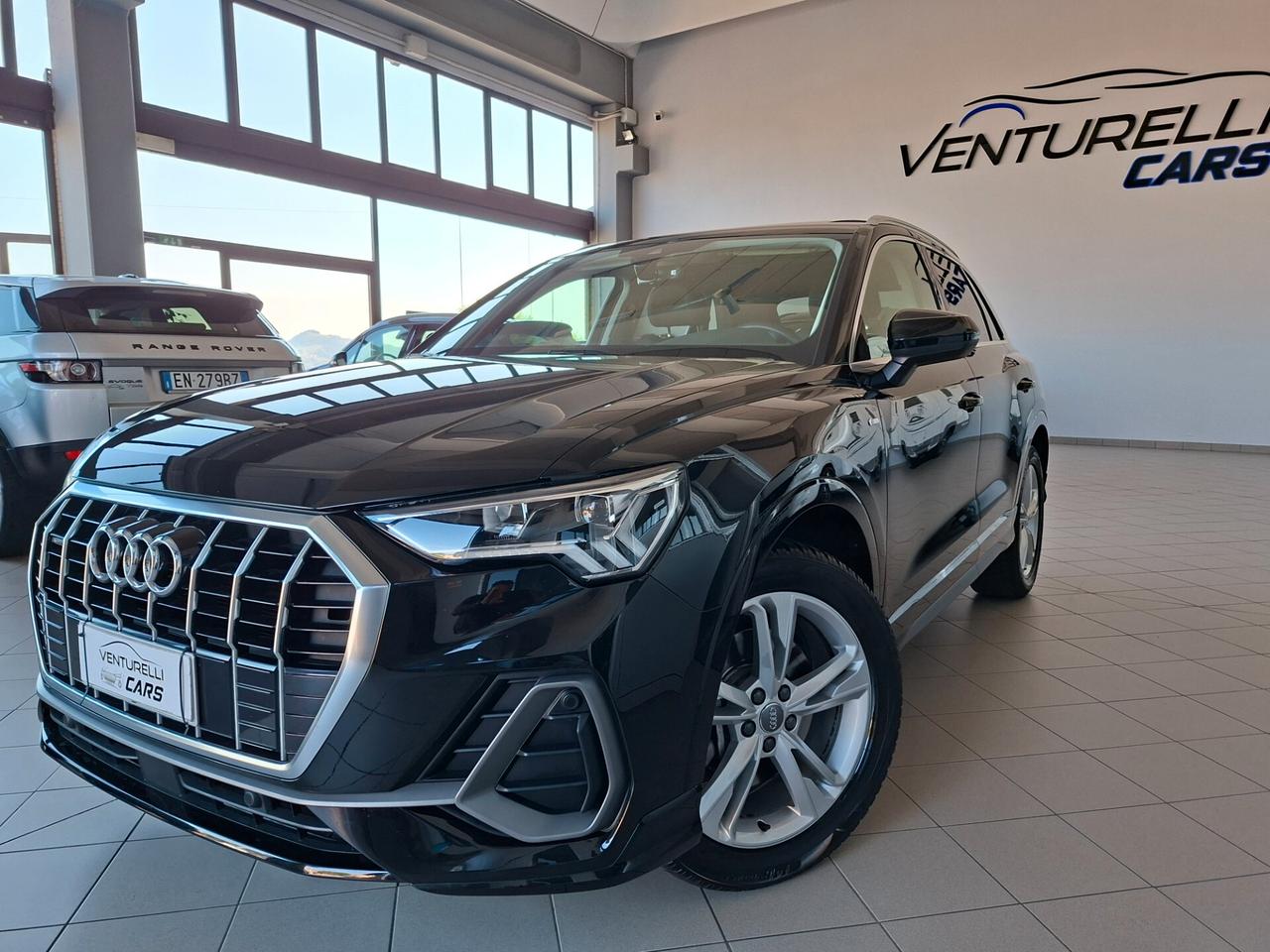 Audi Q3 40 TFSI quattro S tronic line edition TETTO