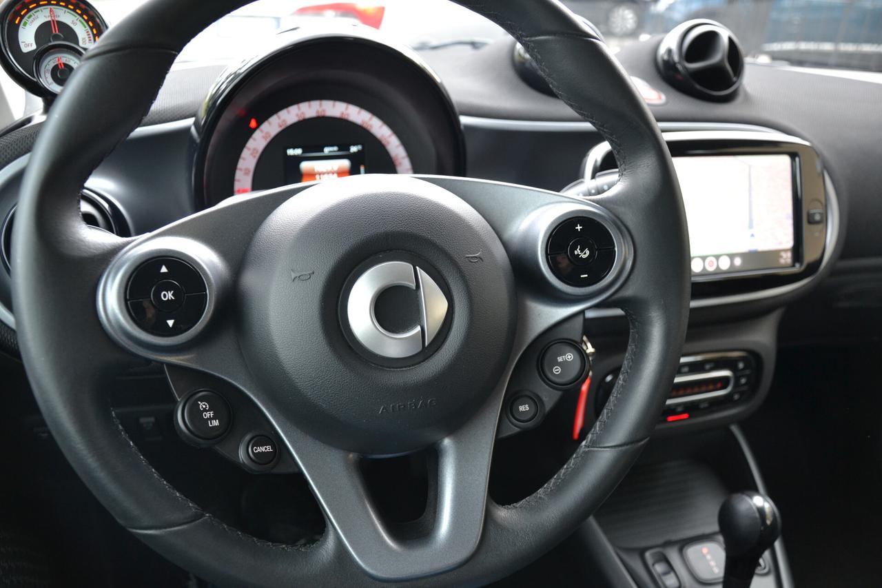 Smart ForTwo EQ PASSION **FARI LED*PREZZO VERO**CARICA RAPIDA**