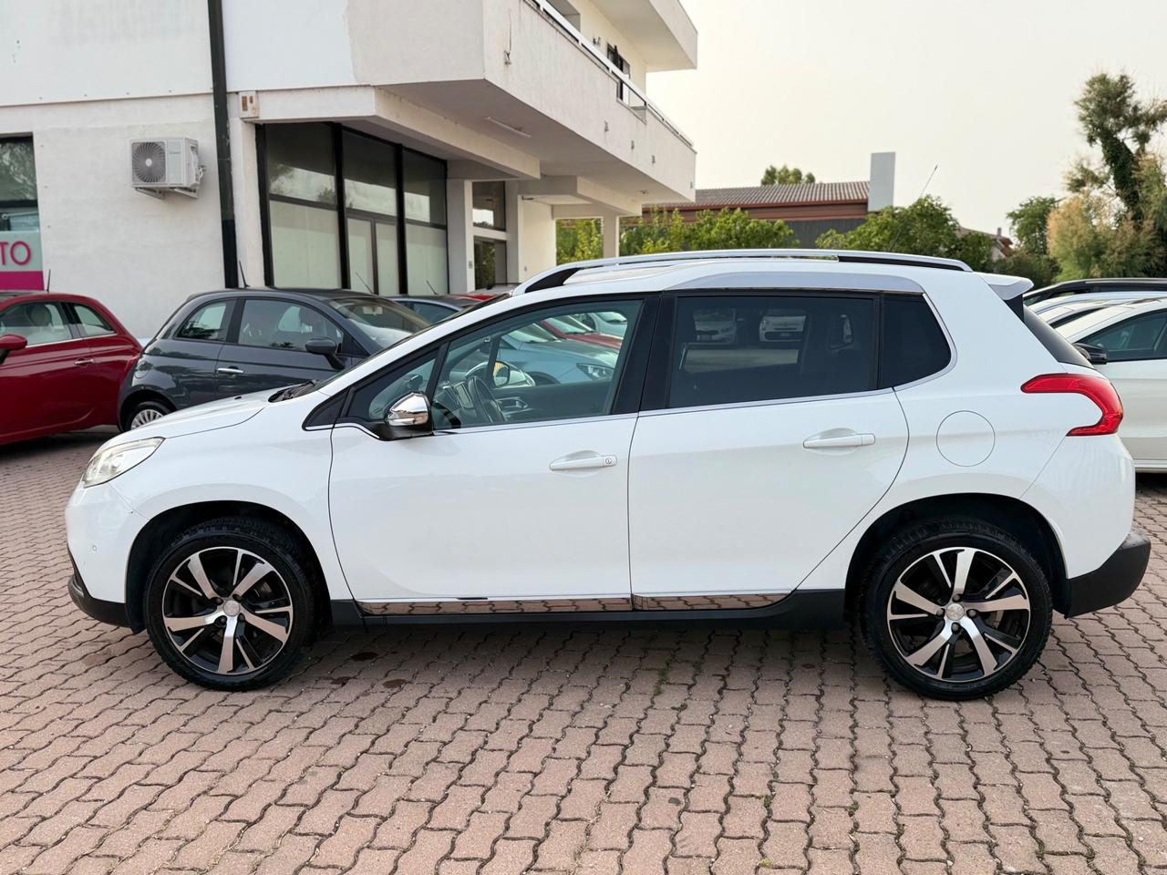 Peugeot 2008 BlueHDi 120 S&S Black Matt