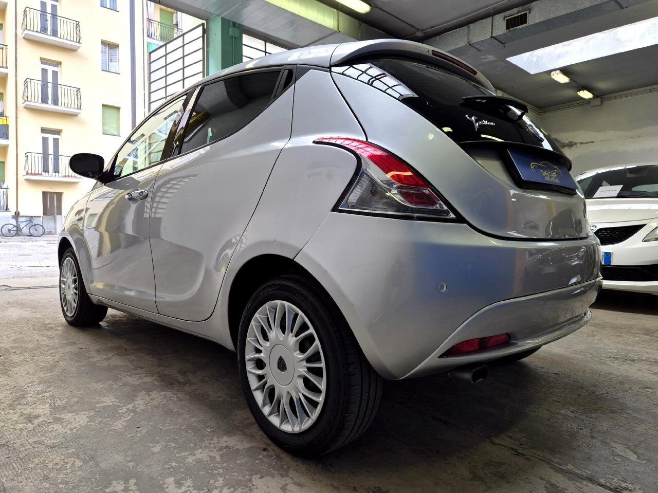 Lancia Ypsilon 1.2 Gold 69cv