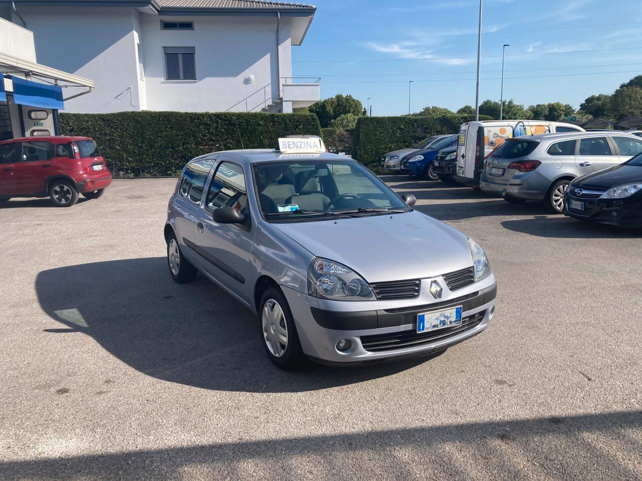 Renault Clio 1.2 cat 3 porte Access Authentique