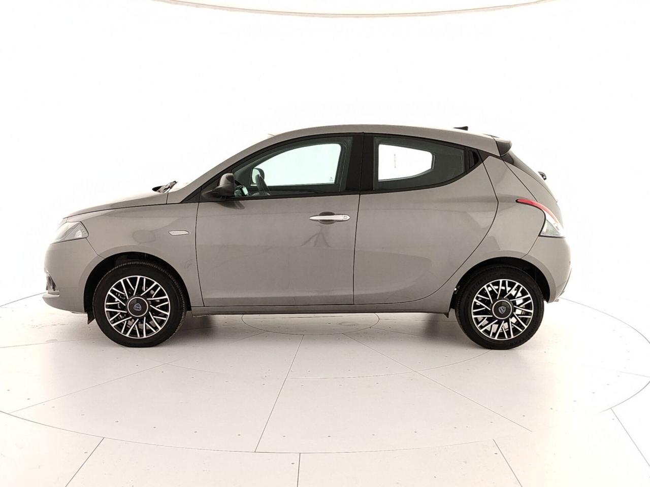 Lancia Ypsilon 1.0 FireFly 5 porte S&S Hybrid Platino