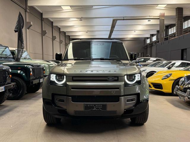 LAND ROVER Defender 110 3.0D I6 AWD Auto X-Dynamic HSE *GARANZIA 2030*