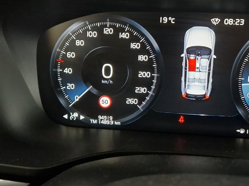 VOLVO XC60 B4 D AWD automatico Momentum Pro
