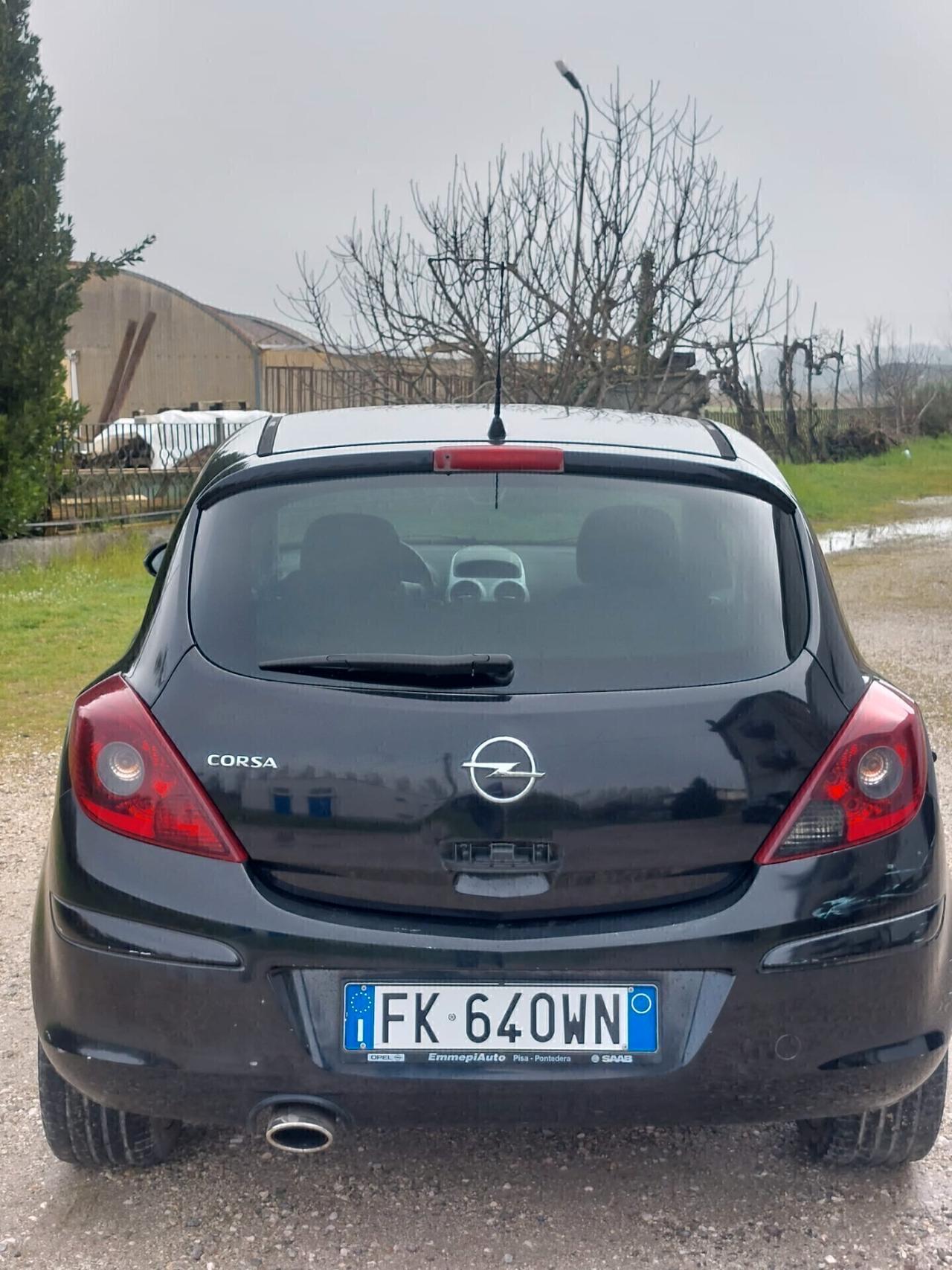 Opel Corsa 1.2 3 porte Sport