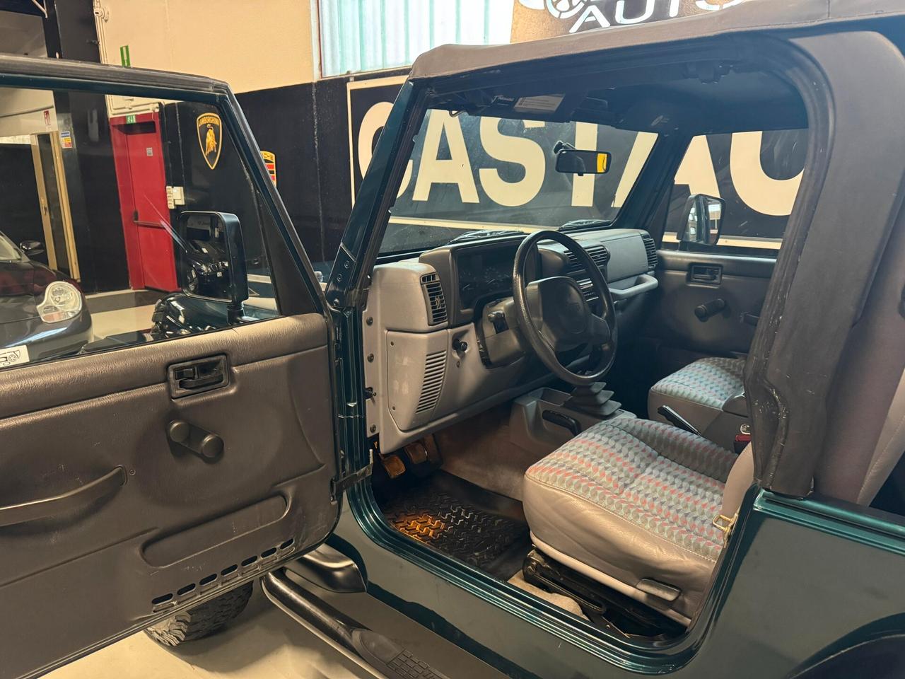 Jeep Wrangler 2.5 Sport asi