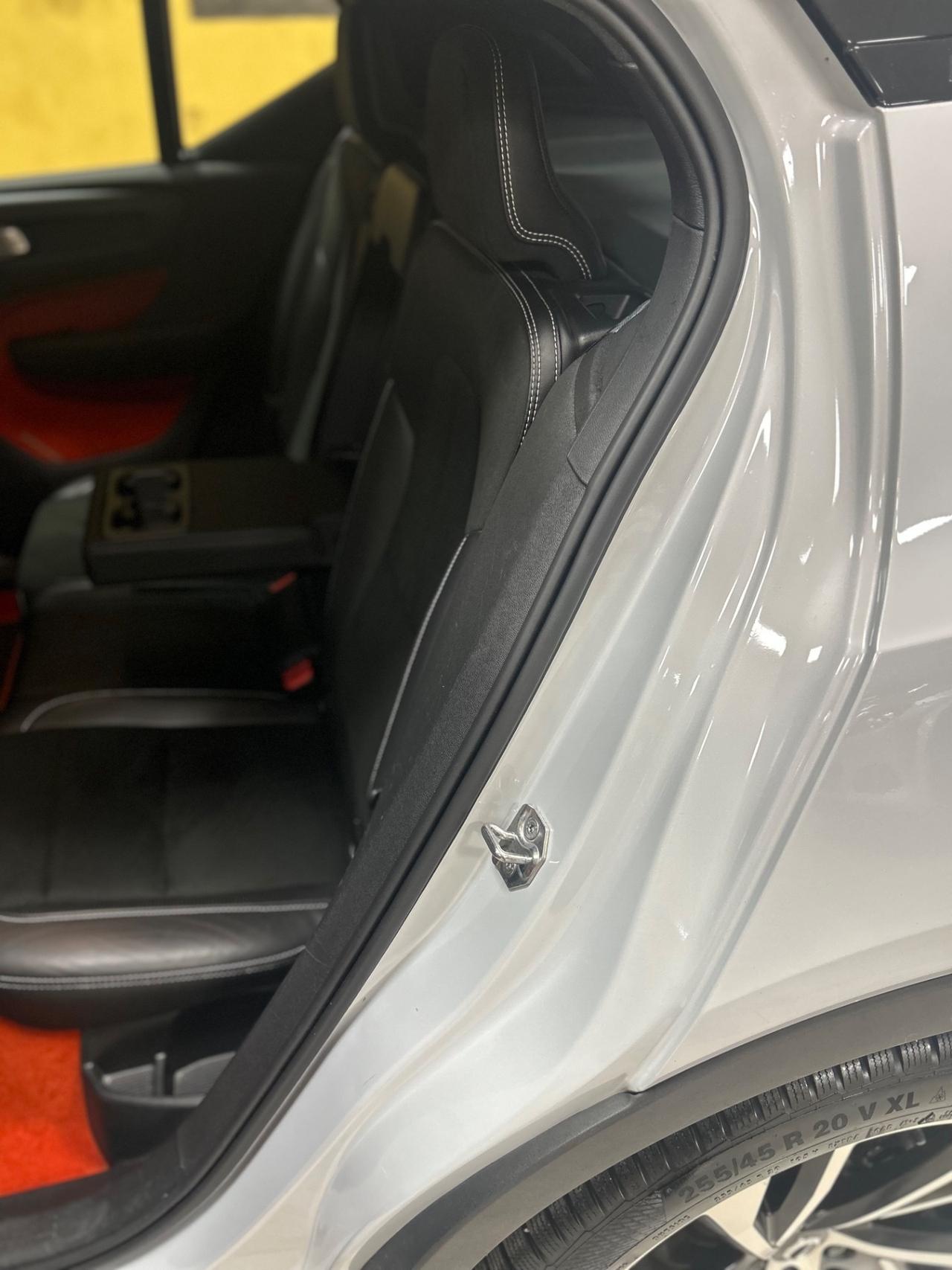 VOLVO XC40 2.0d R-design “AUT/NAVI/PELLE/RETRO”-2020