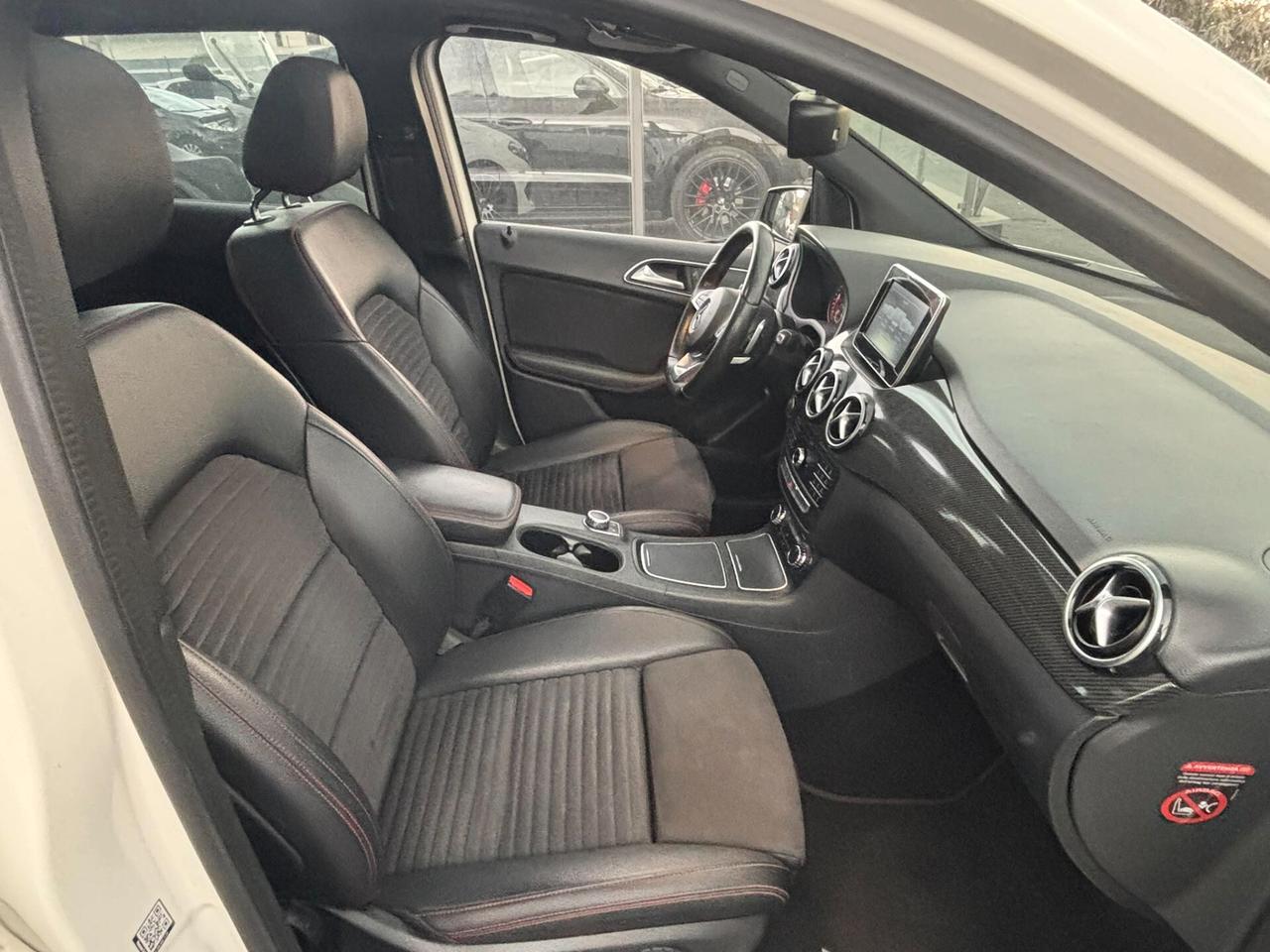 MERCEDES CLASE B 200 d PREMIUM-TETTO APRIBILE-86.000