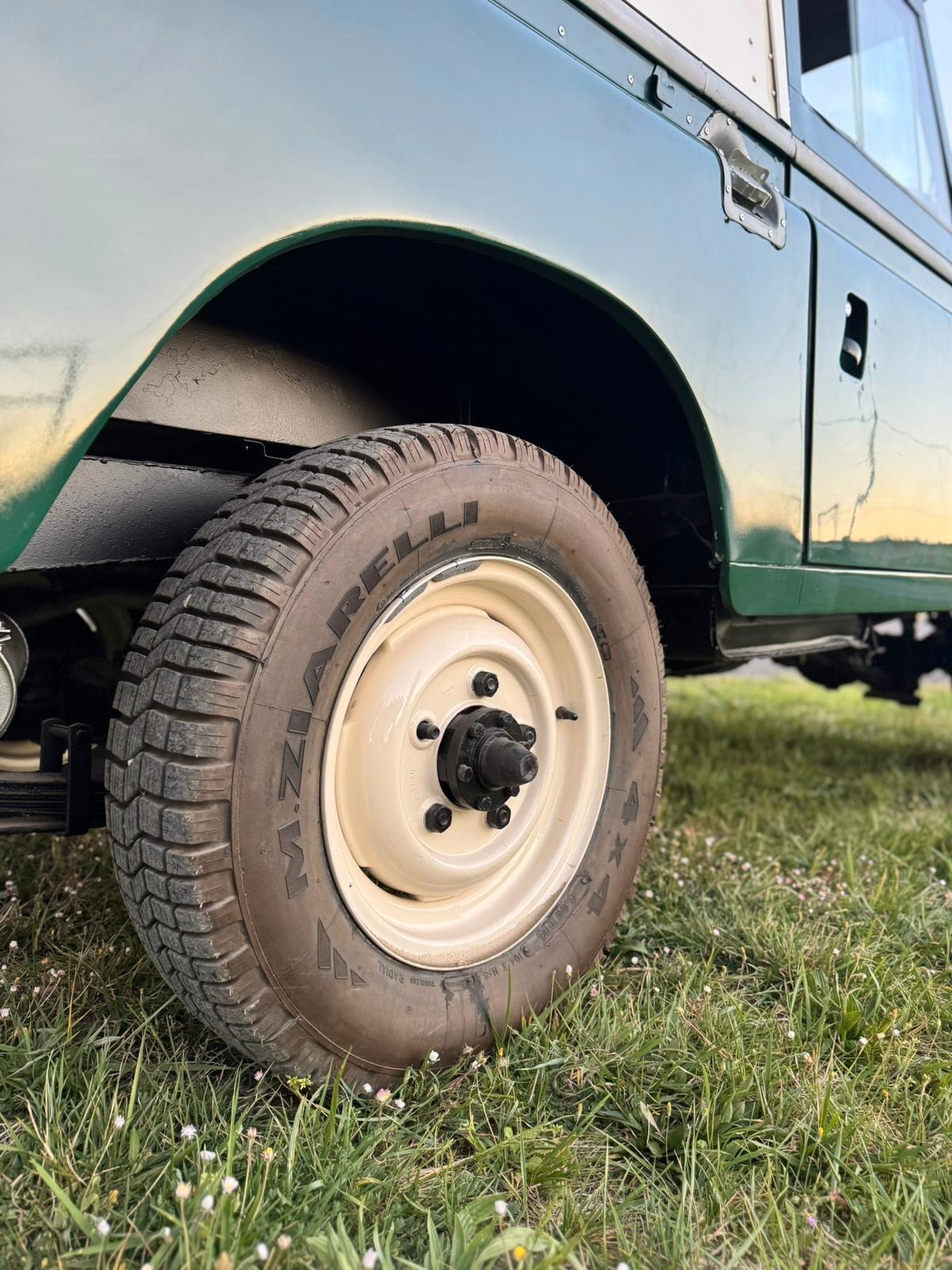 Land Rover Series III 88