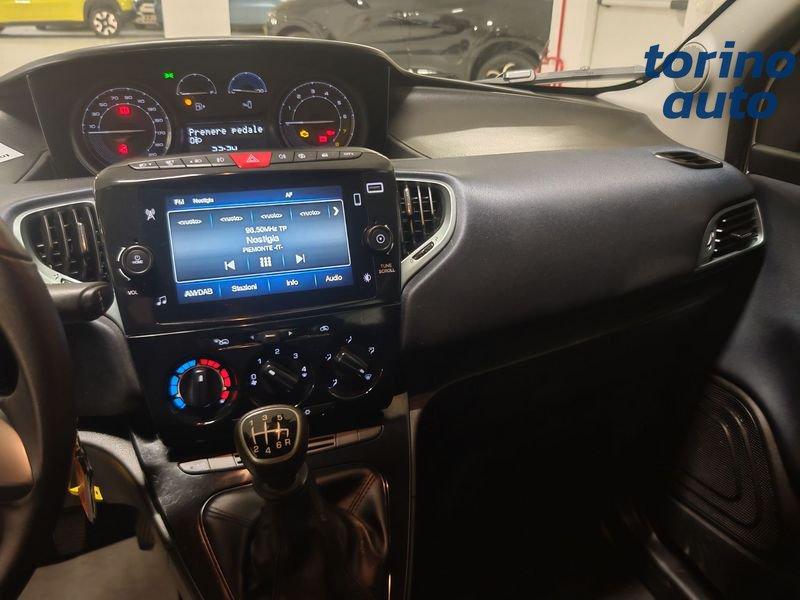 Lancia Ypsilon 1.0 FireFly 70cv Hybrid Platino