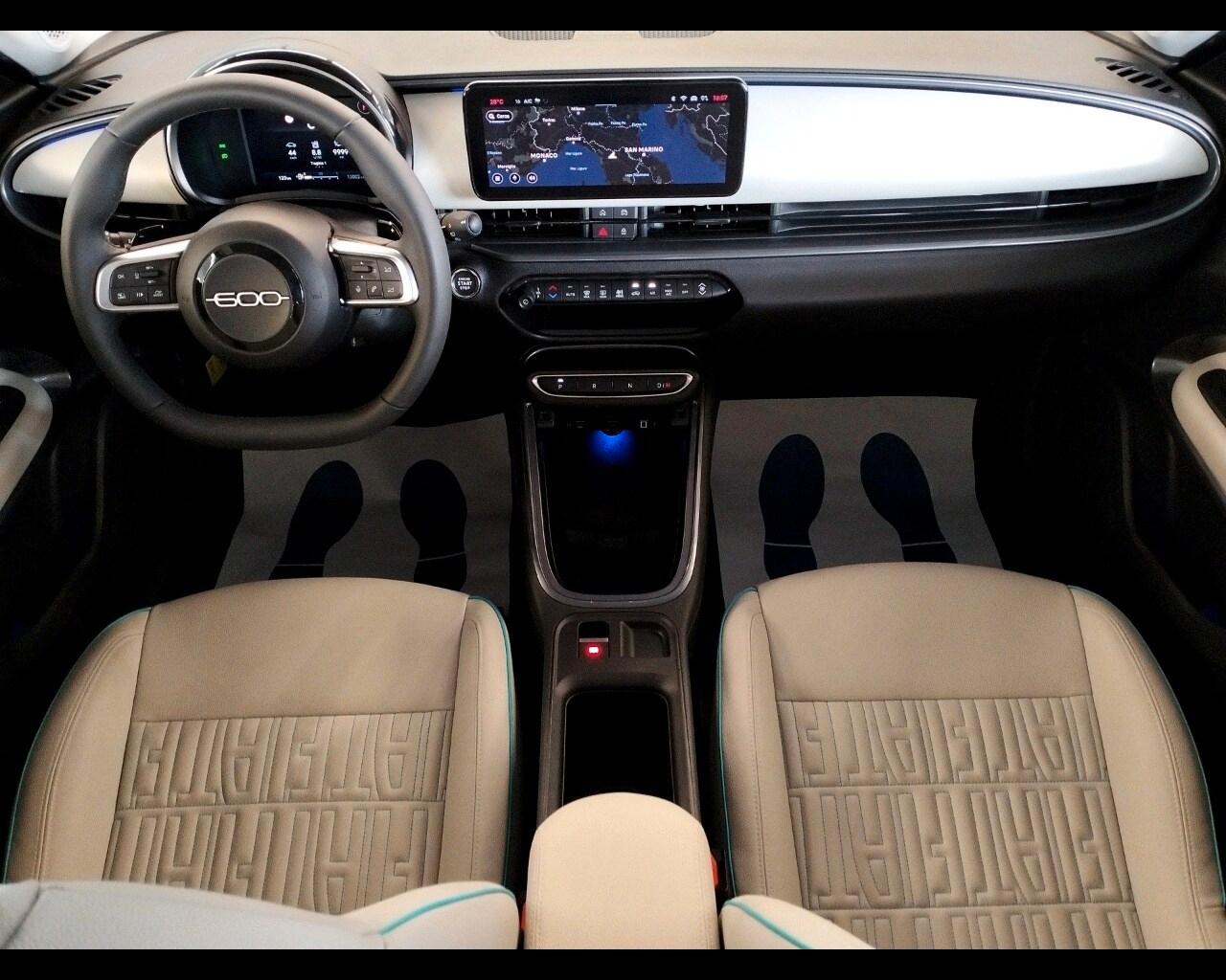 FIAT 600 (2023-->) 600 Hybrid 110 CV DCT MHEV L...