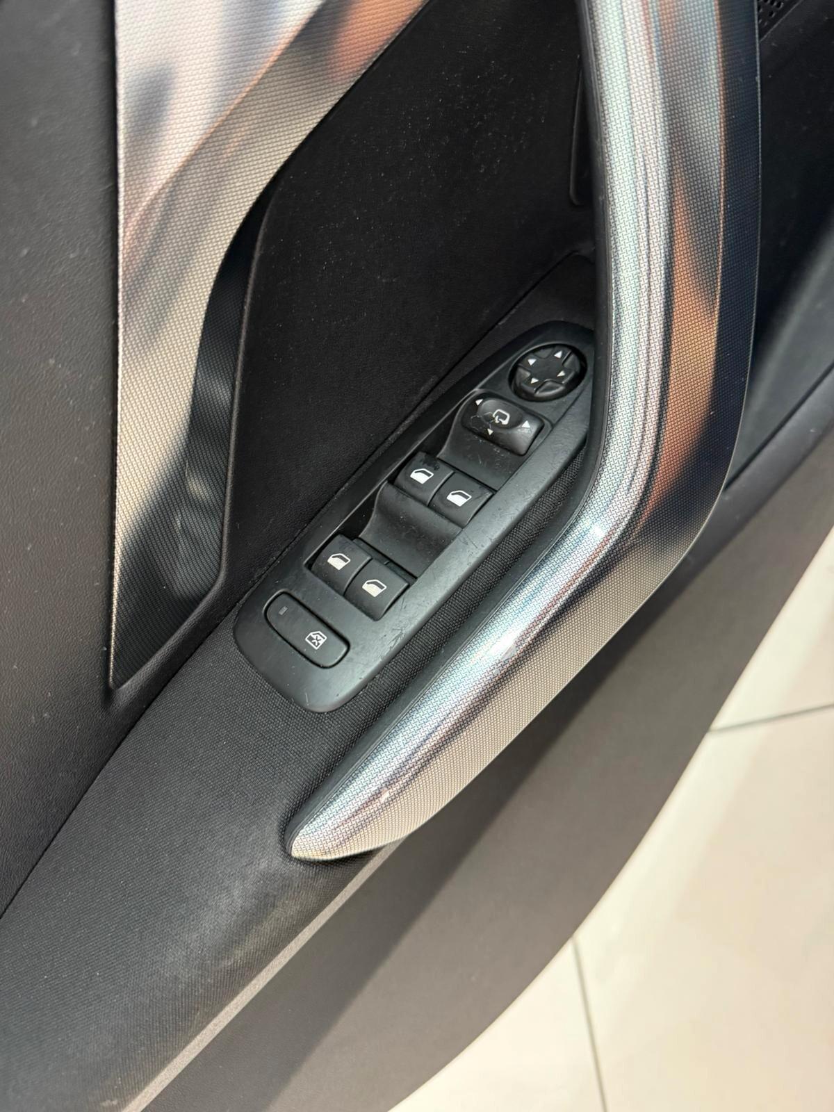 Peugeot 2008 PureTech 82 Allure