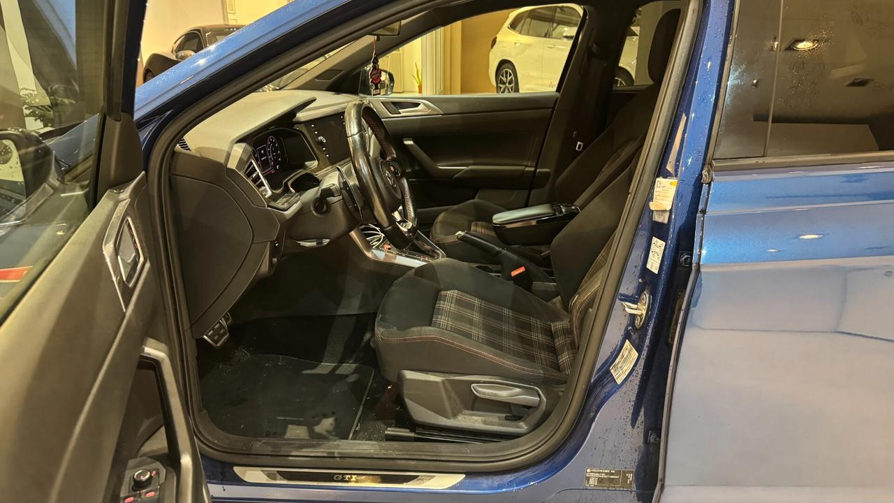 VOLKSWAGEN POLO GTi 200CV-2019