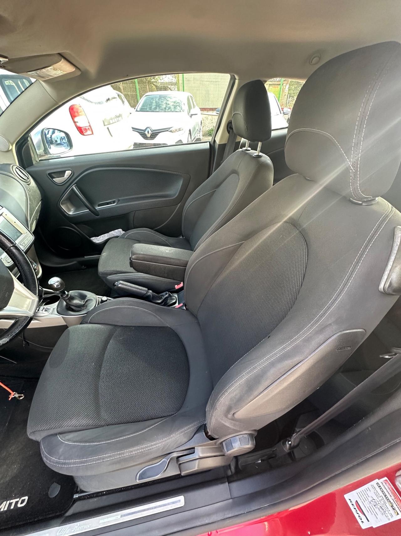 Alfa Romeo MiTo 1.3 JTDm-2 95 CV S&S Distinctive Sport Pack