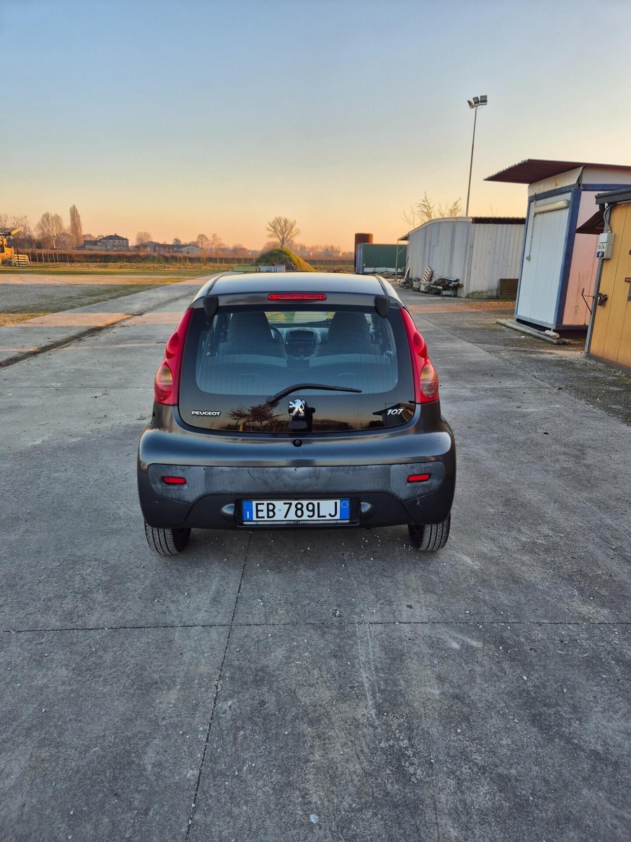 Peugeot 107 1.0 68CV 5p. Desir