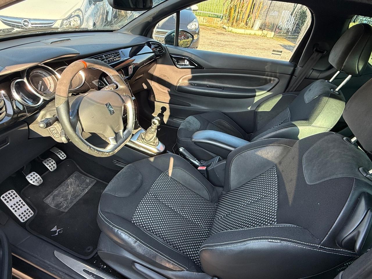 Ds DS3 3 1.6 THP 155 Just Black