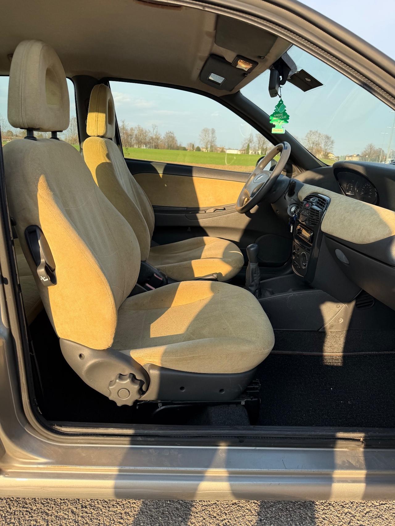 Lancia Y 1.4i 12V cat LS