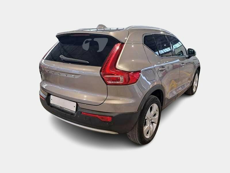 VOLVO XC40 T2 automatico Momentum Pro