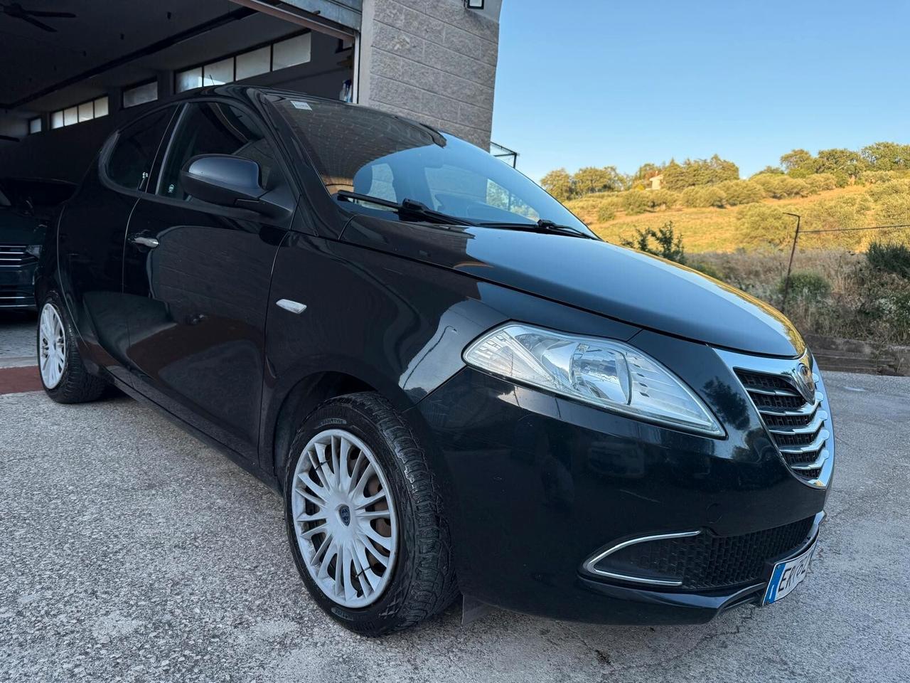 Lancia Ypsilon 1.2 69 CV 5 porte GPL Ecochic Gold