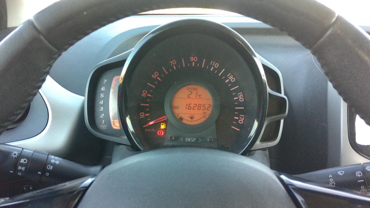 Toyota Aygo 1.0 VVT-i 69 CV 5 porte x-cool TSS