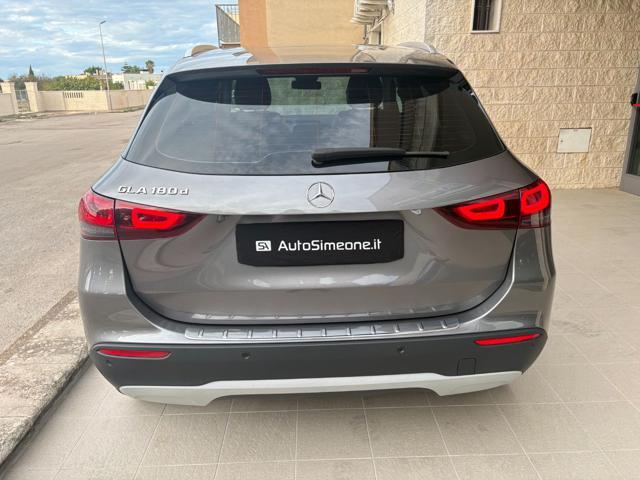 MERCEDES-BENZ GLA 180 d Automatic Business Extra