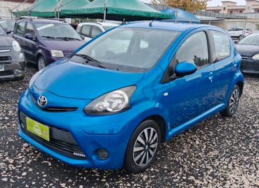Toyota Aygo 1.0 12V VVT-i 5 porte Cool Soda Connect