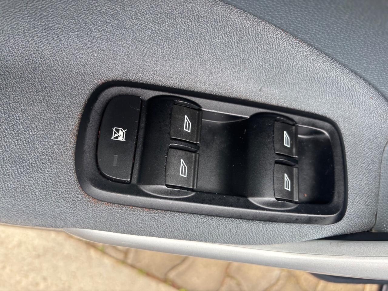 Ford Fiesta 1.4 5 porte Bz.- GPL Titanium