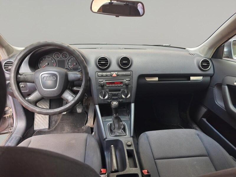 AUDI A3 2ª serie A3 SPB 1.6 16V FSI Attraction