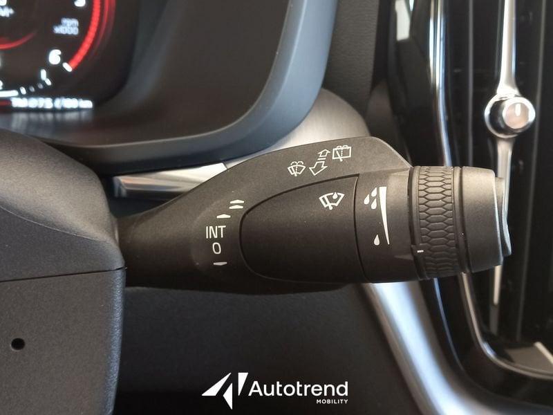 Volvo XC60 B4 197+14 CV AWD Automatica NAVI LED Momentum Pro