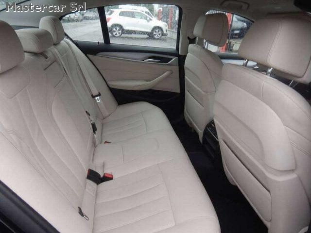 BMW 530 Berlina 530d xdrive Business 249cv auto - FR415SE